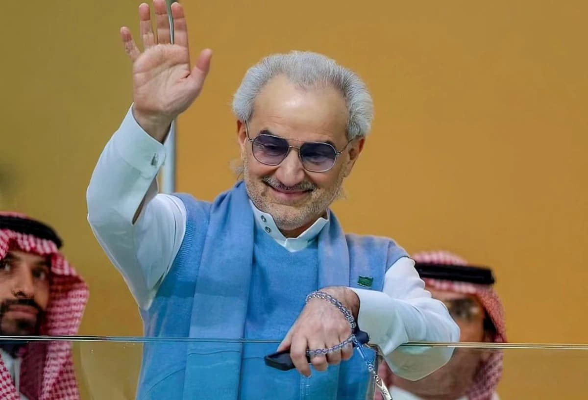 المملكة القابضة تتم الاستحواذ على 70% من الهلال بـ840 مليون ريال