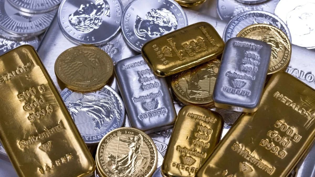 الذهب يواصل التراجع مع استمرار أزمة هرمز وضغوط رفع الفائدة