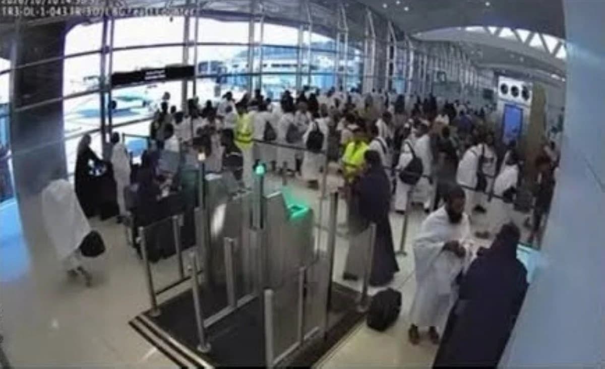 من نهب قوافل الحجاج لاستهداف مطارات المعتمرين .. كيف تحول الإسلام إلى بنك أهداف إرهابية حوثية؟
