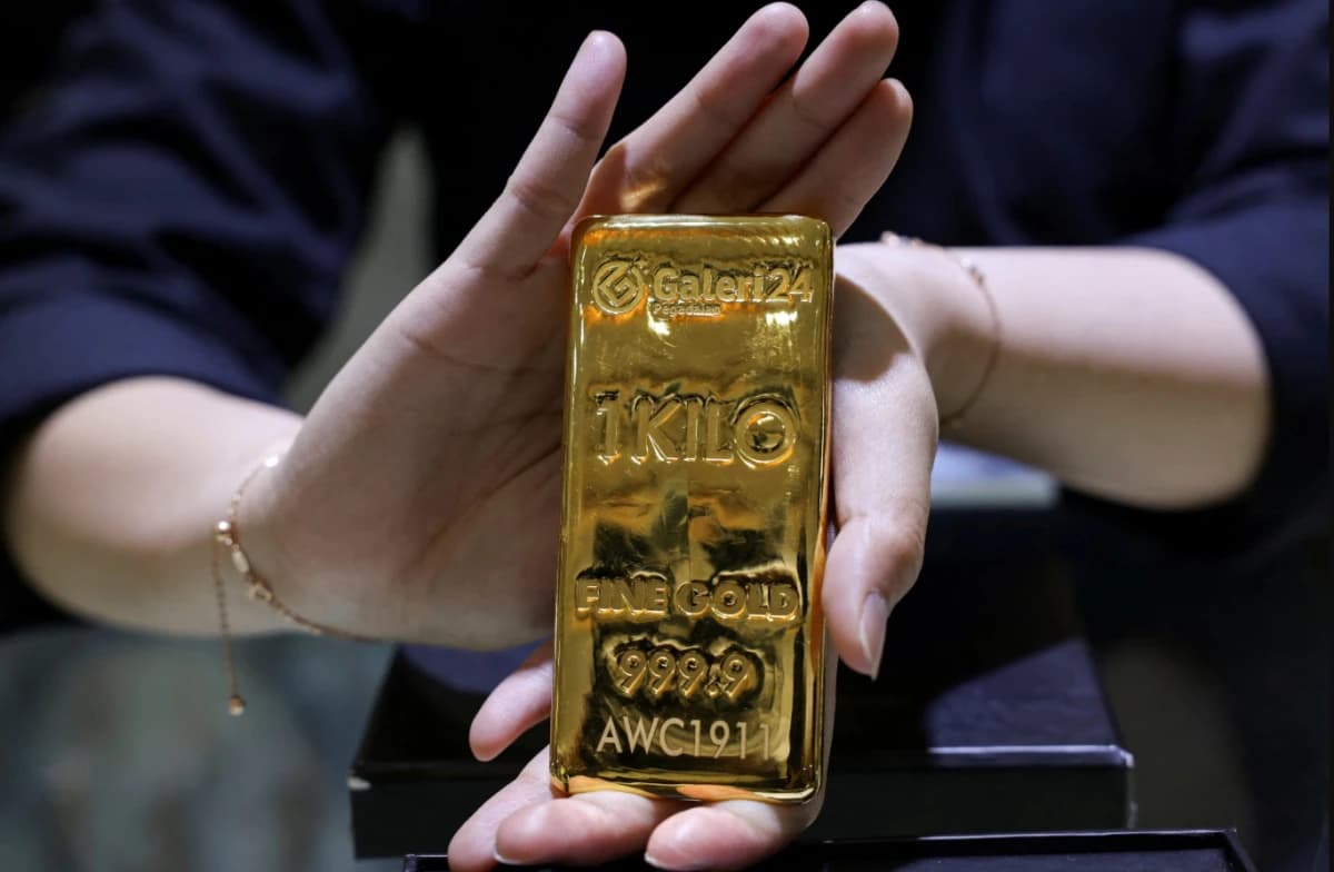 الذهب يستقر قرب 4000 دولار بعد أكبر خسارة أسبوعية منذ يونيو