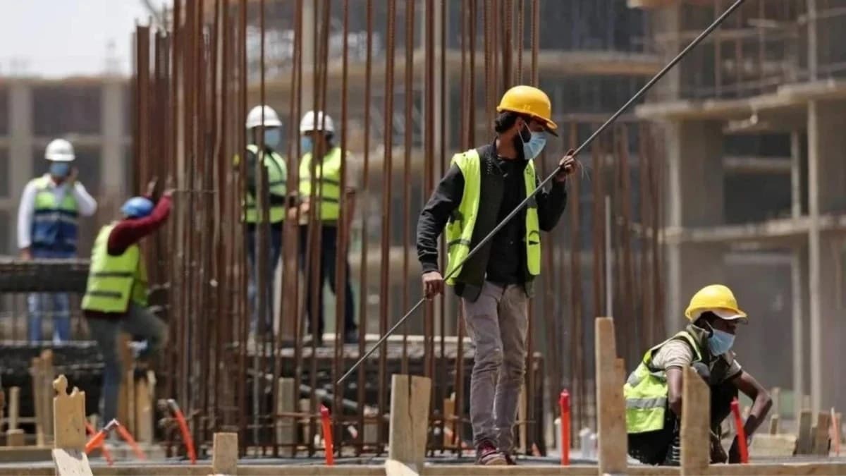 إلزام المنشآت الأقل من 250 عاملا بسكن جماعي مرخص بدءا من فبراير
