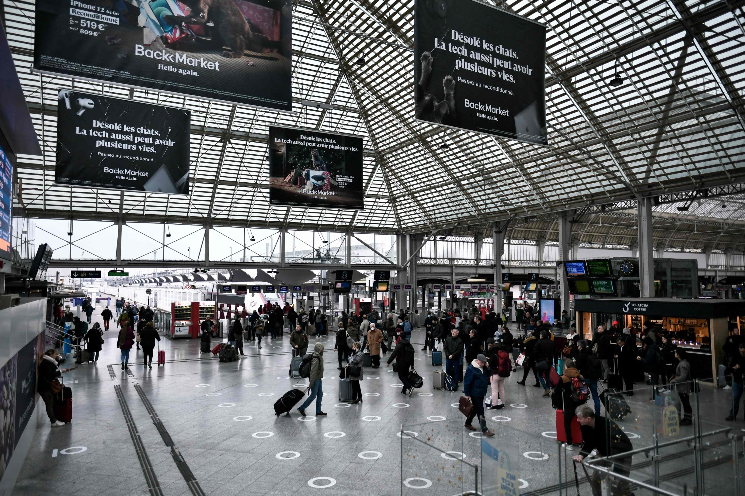 Les trains sont suspendus en France en raison de la grève des observateurs en cours