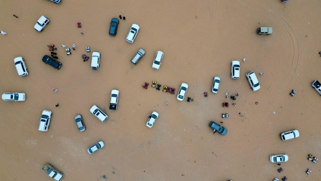 الجوف .. أجواء المطر تجذب هواة التطعيس والمواقع السياحية