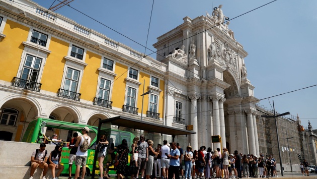 البرتغال تستقبل 26.5 مليون سائح في 2023 بزيادة 19.2 %
