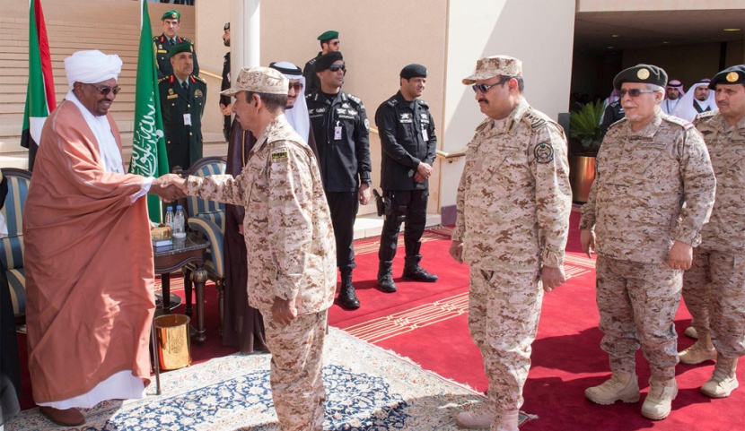 الملك من قمة الرياض يدعو قادة القمة إلى تأسيس مجالس لرجال الأعمال والتجارة الحرة