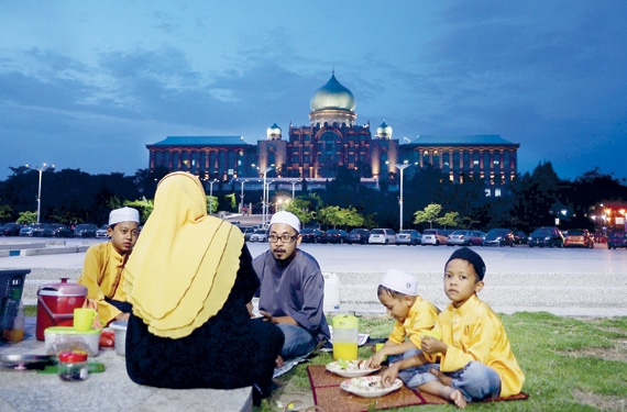 رمضان في صور