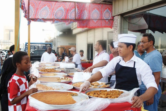 جدة .. مطالبات بتكثيف الرقابة على الأسواق ومحال الأطعمة