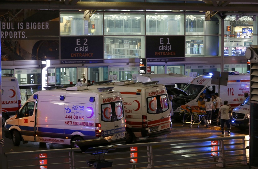 مقتل 28 وإصابة العشرات في هجوم انتحاري على مطار إسطنبول