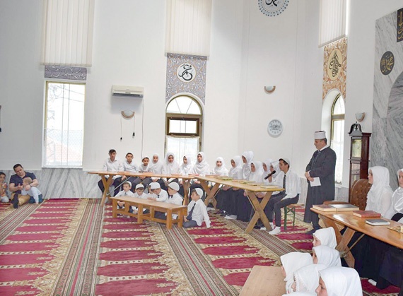 مسلمو صربيا .. عادات رمضانية واحدة رغم اختلاف الأعراق