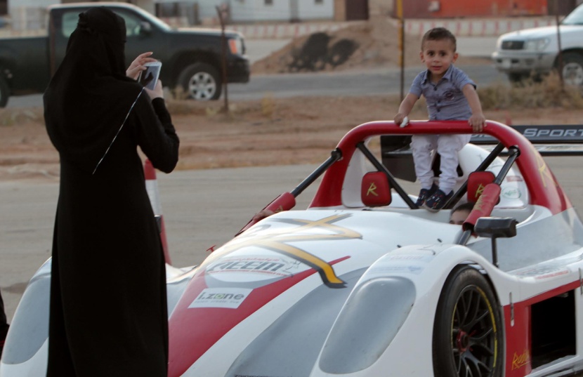 نادي الطيران يحتفي بيوم الوطن