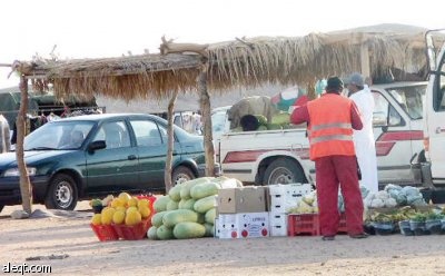 الأسواق الشعبية .. الاقتصاد بعيدا عن "الهوامير"