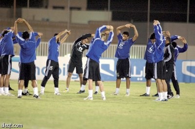 مهدفيكيا يزاحم مسعد الأهلي على سد ثغرة الهلال