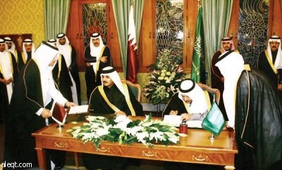 الأمير نايف والشيخ تميم يحذران من التحديات العالمية ويدعوان إلى التآزر والتكاتف
