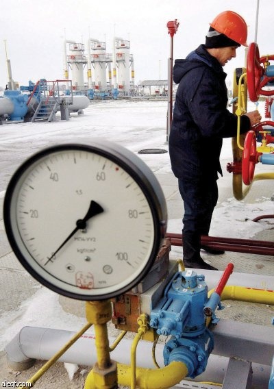 موسكو توقف تسليم الغاز إلى أوكرانيا وتطمئن أوروبا