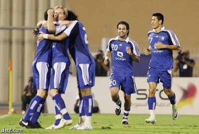 الهلال يتمسك بالصدارة .. والاتحاد يقلص فارق الأهداف