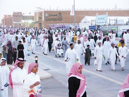 مصلحة الزكاة تستقبل زوار الجنادرية بعبارة "زكاتك استثمارك"