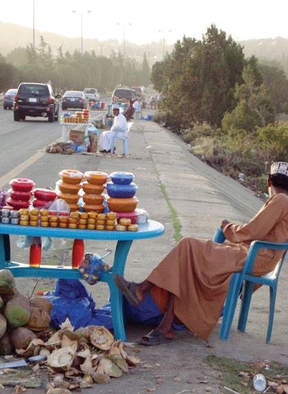 باعة عمانيون في عسير: مبيعاتنا لا تتجاوز 50 % عن السابق