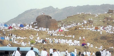 الحجيج يقفون على صعيد عرفات اليوم.. هيبة النسك في يوم الحج الأكبر