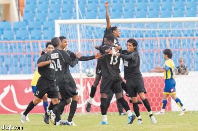 الشباب يطارد الهلال بـ «النصر» .. والاتفاق والأهلي تعادل