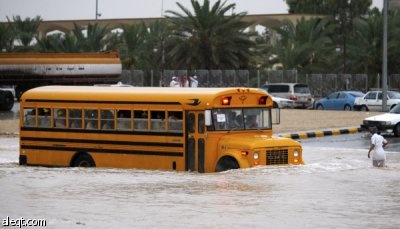 أمطار الرياض.. تعليق الدراسة وسلامة الشبكة الكهربائية .. وتوقعات باستمرار الحالة