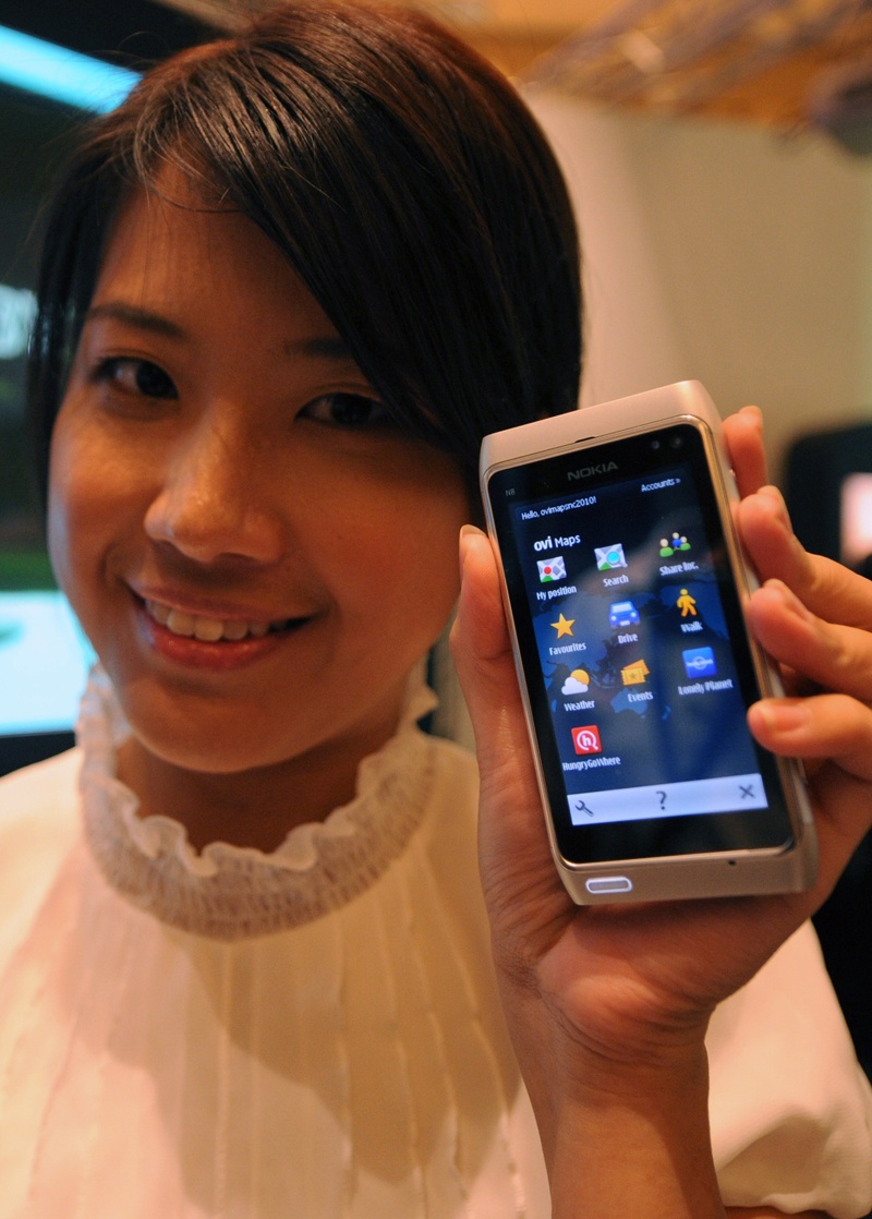 نوكيا تكشف عن الهاتف الجديد Nokia N8 في سنغافورة وسيتوفر الجهاز  في الشرق الأوسط خلال الربع الثالث من عام 2010.
