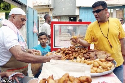 السمبوسة .. أكلة هندية جلبها الحضارم من مومباي إلى الحجاز قبل 100 عام