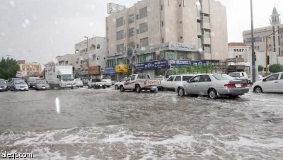 أمطار جدة.. استئناف الرحلات في المطار والأمانة تضاعف جهودها  لإزالة تجمعات الأمطار