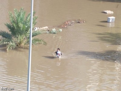 استنفار في جدة لإنقاذ سكان عمائر واقعة في نطاق نفق الملك عبدالله