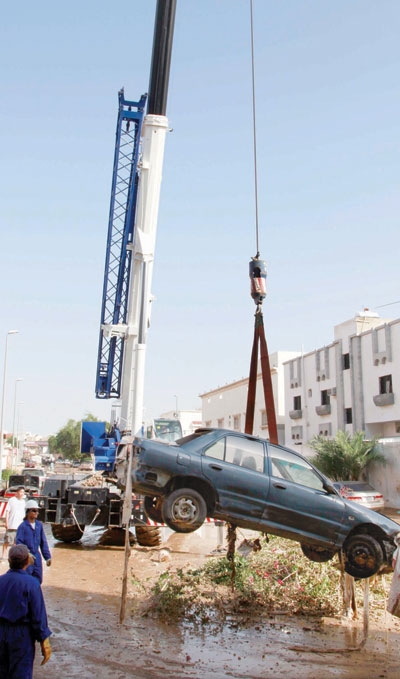 جدة: تخوف من مماطلة شركات التأمين تعويض 15 ألف مركبة متضررة