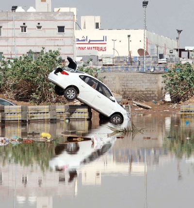 جدة: تخوف من مماطلة شركات التأمين تعويض 15 ألف مركبة متضررة