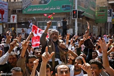 مسؤول يمني : وفاة شخصين وإصابة 19 في أحداث شغب تشهدها عدن