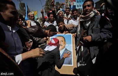مسؤول يمني : وفاة شخصين وإصابة 19 في أحداث شغب تشهدها عدن