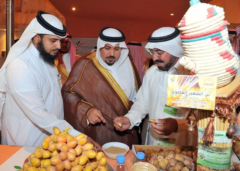 نائب أمير القصيم يدشن أكبر سوق للتمور في العالم