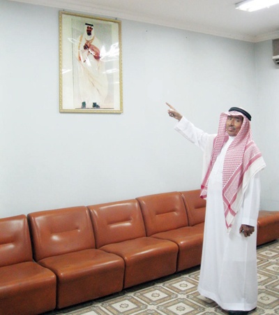 الأمير سلطان والبر.. تناغم مع الحياة الفطرية ومشاريع خيرية متنقلة في الصحراء