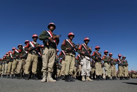 قصة مصورة: القوات اليمنية تستعرض مهاراتها