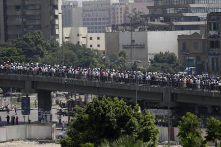 قصة مصورة: ماذا يحدث في مصر ؟