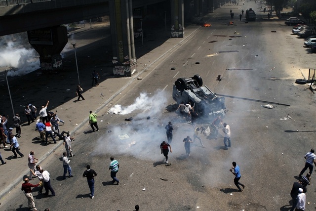 قصة مصورة: ماذا يحدث في مصر ؟