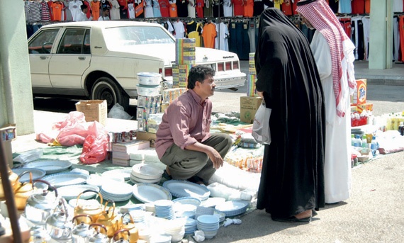 بعد 80 عاماً .. «سوق السبت» تحتضر في القطيف