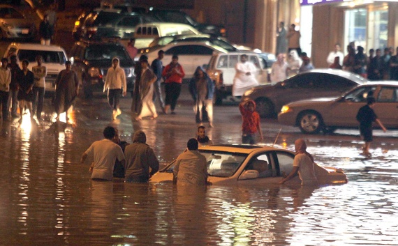 للنقاش : آثار أمطار الرياض .. هل الخلل في البنية التحتية أكبر من المتوقع ؟