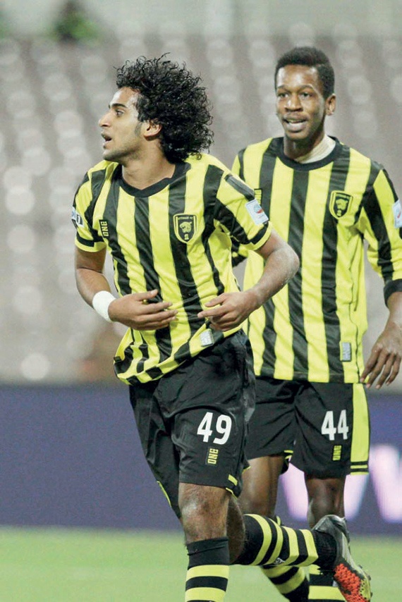 الهلال .. يأسرك