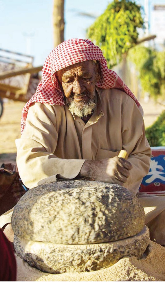 قرية «الغضا» تصور «نجد القديمة» ونماذج من العالم