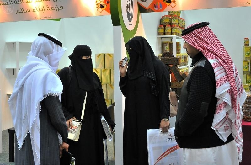 قصة مصورة: مهرجان الزيتون في الجوف يستقبل أكثر من 90 ألف زائر