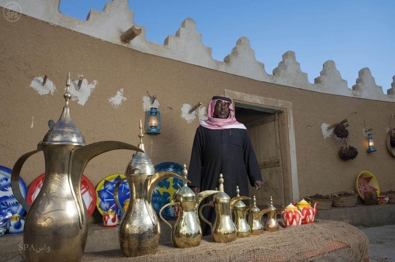 قصة مصورة : مهرجان الغضا في عنيزة يضيف عددأ من الفعاليات التراثية