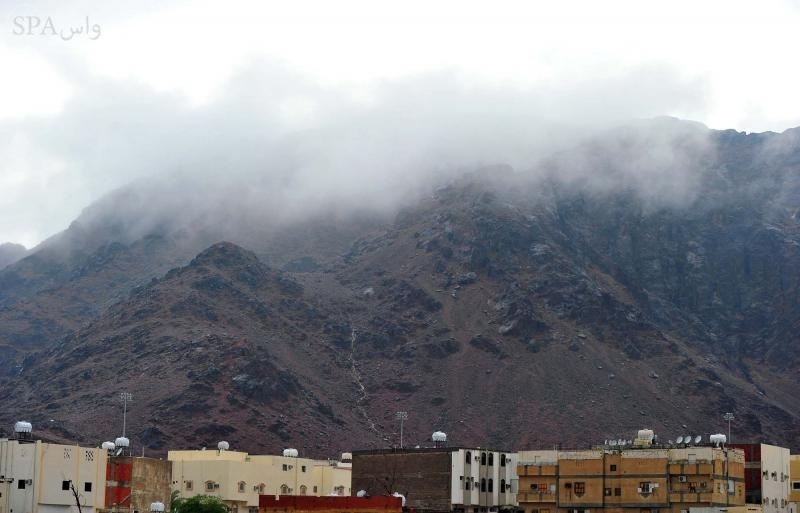 قصة مصورة : جريان وادي العقيق في المدينة المنورة