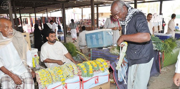 سوق الخميس .. 150 عاما من عمر «الدرب»