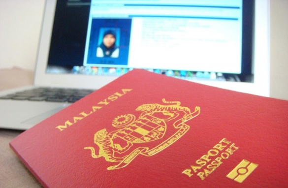 شركة طيران ماليزية تعتمد على بيانات الإنتربول للتحقق من جوازات السفر