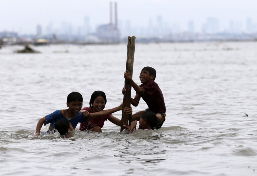 قصة مصورة : اعصار الفلبين يوقع 38 قتيلا