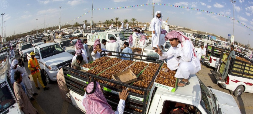 قصة مصورة: القصيم سلة التمور الفاخرة في المملكة