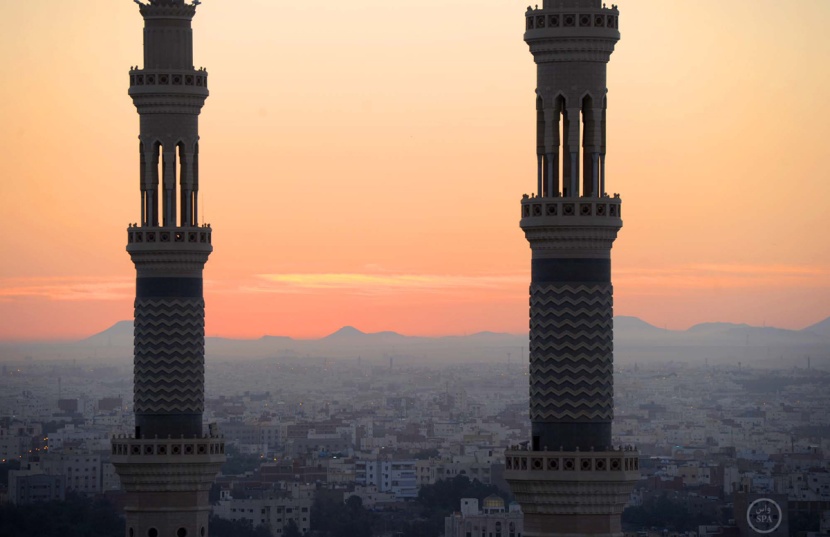 قصة مصورة : شروق الشمس على مسجد رسول الله