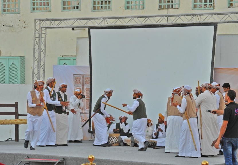 قصة مصورة : "المزمار" يجذب زائري مهرجان جدة التاريخية